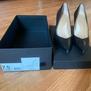 Banana Republic Madison 12-Hr Black Leather Pumps